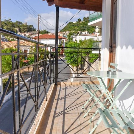 Ferienwohnung Prana'S Castle Kyparissia Exterior foto
